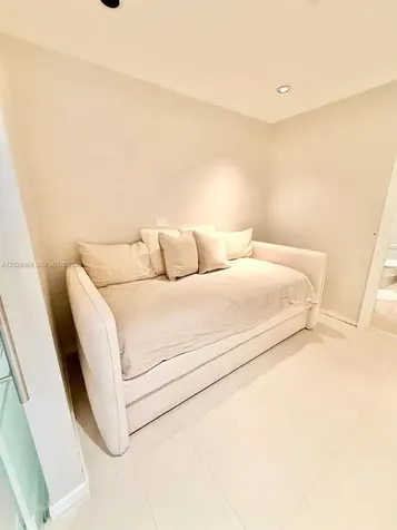 17121 Collins Avenue Sunny Isles Beach FL 33160