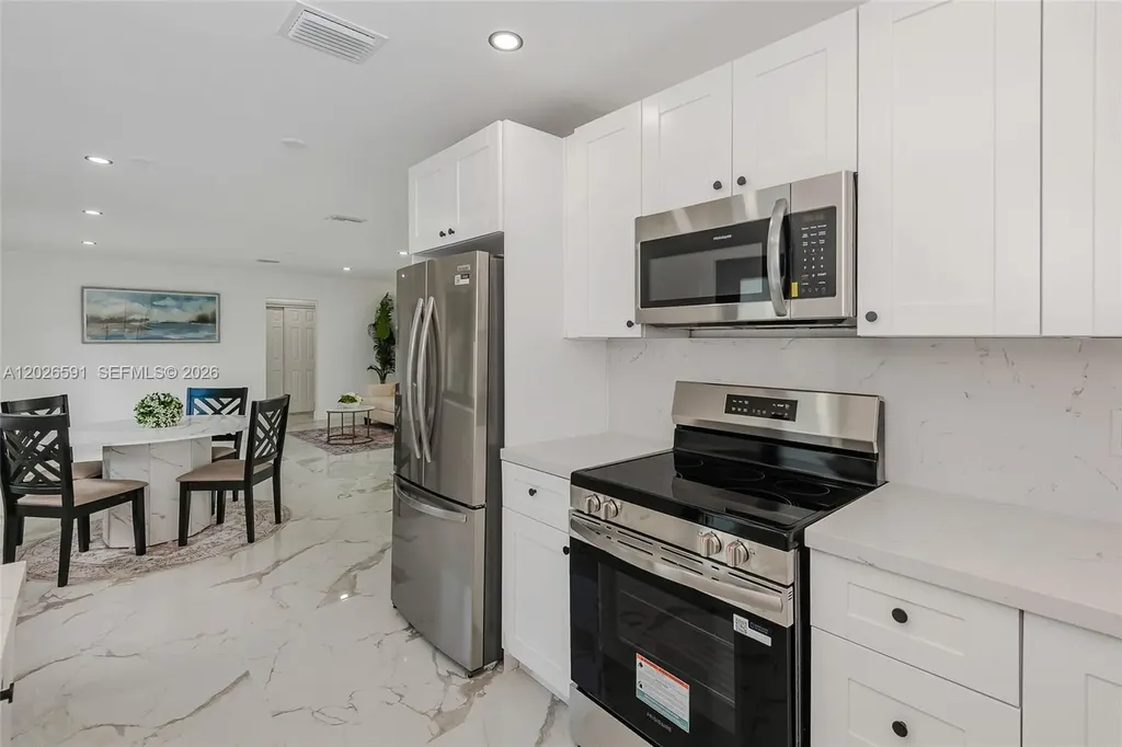 537 S 29th Court Hollywood FL 33020