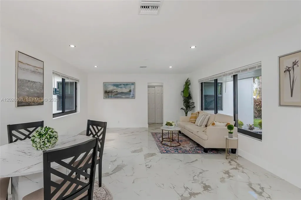 537 S 29th Court Hollywood FL 33020