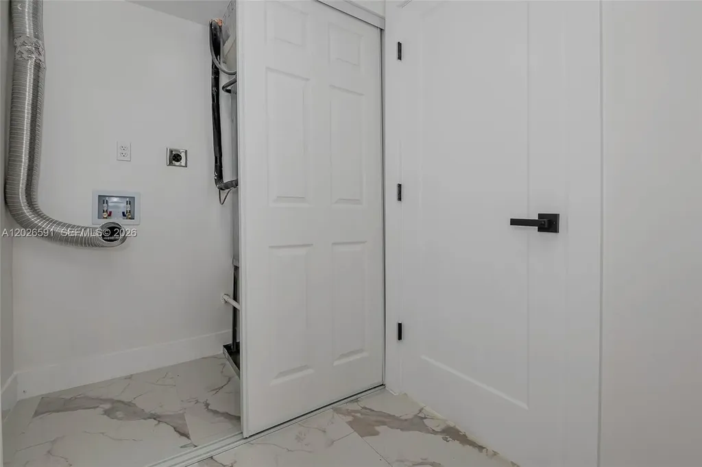 537 S 29th Court Hollywood FL 33020