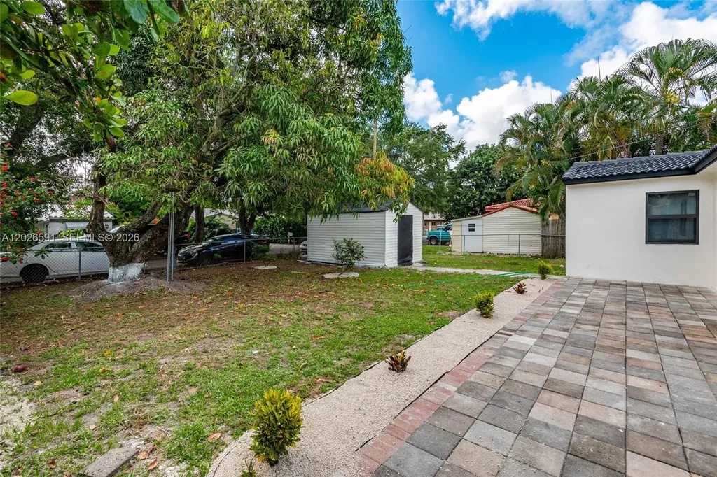 537 S 29th Court Hollywood FL 33020