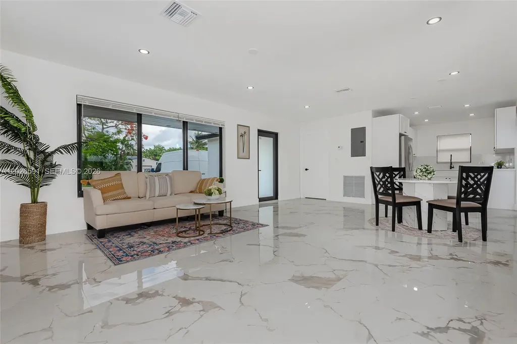 537 S 29th Court Hollywood FL 33020