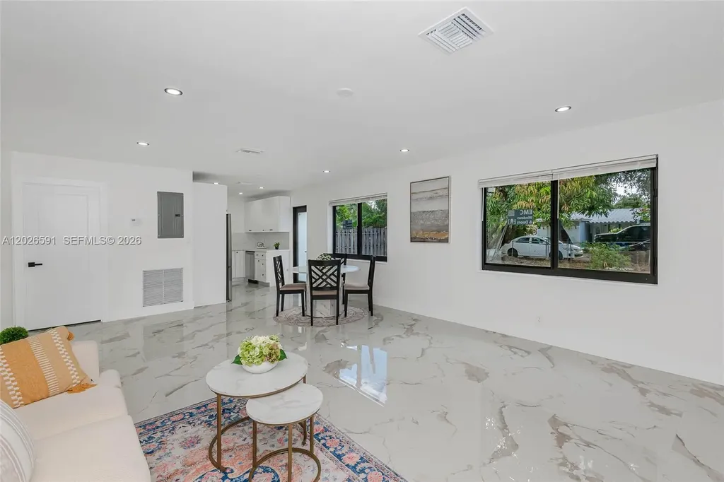 537 S 29th Court Hollywood FL 33020