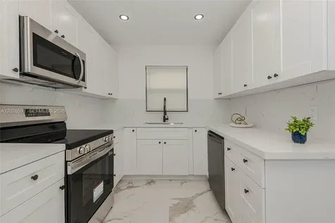 537 S 29th Court Hollywood FL 33020