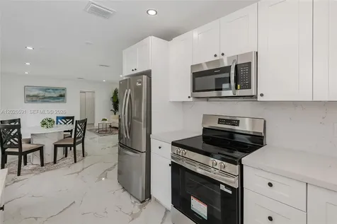 537 S 29th Court Hollywood FL 33020