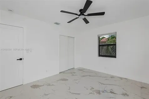 537 S 29th Court Hollywood FL 33020