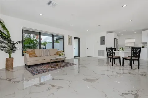 537 S 29th Court Hollywood FL 33020