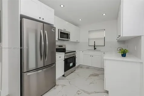 537 S 29th Court Hollywood FL 33020