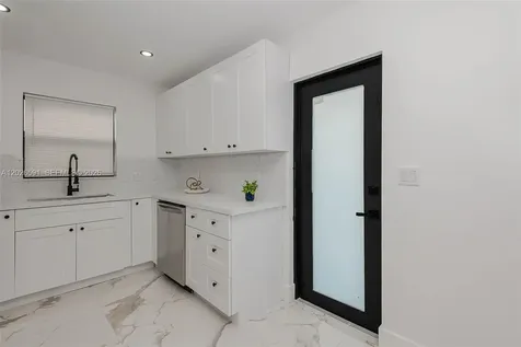 537 S 29th Court Hollywood FL 33020