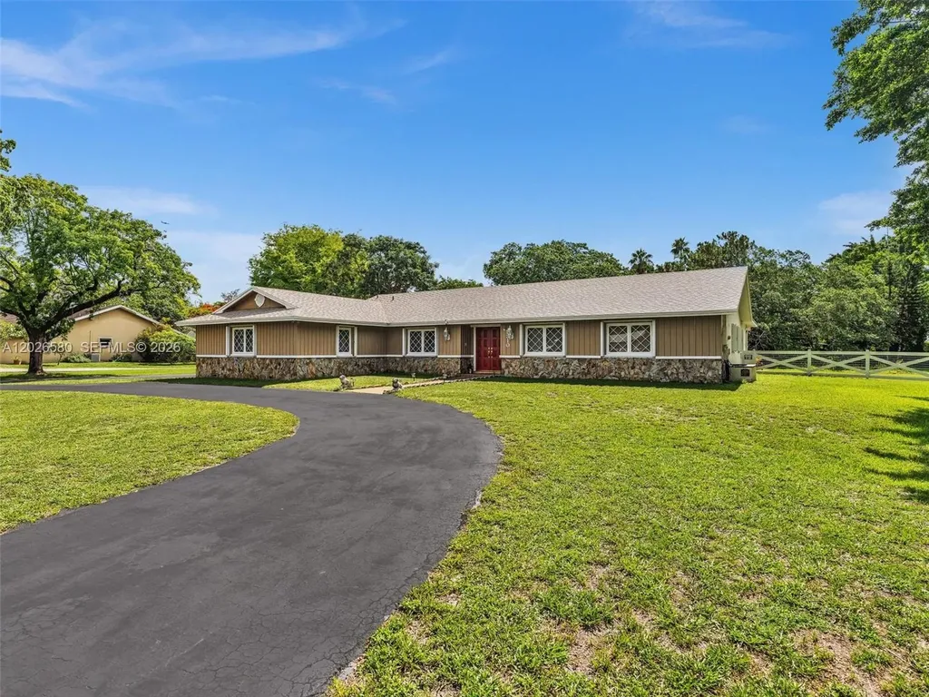 5310 SW 109th Avenue Davie FL 33328