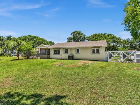 5310 SW 109th Avenue Davie FL 33328