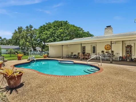 5310 SW 109th Avenue Davie FL 33328