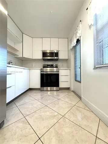 300 NE 14th Avenue Hallandale Beach FL 33009