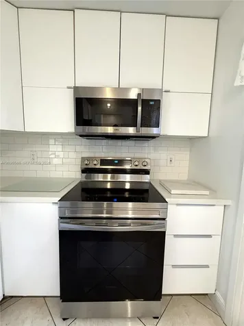 300 NE 14th Avenue Hallandale Beach FL 33009
