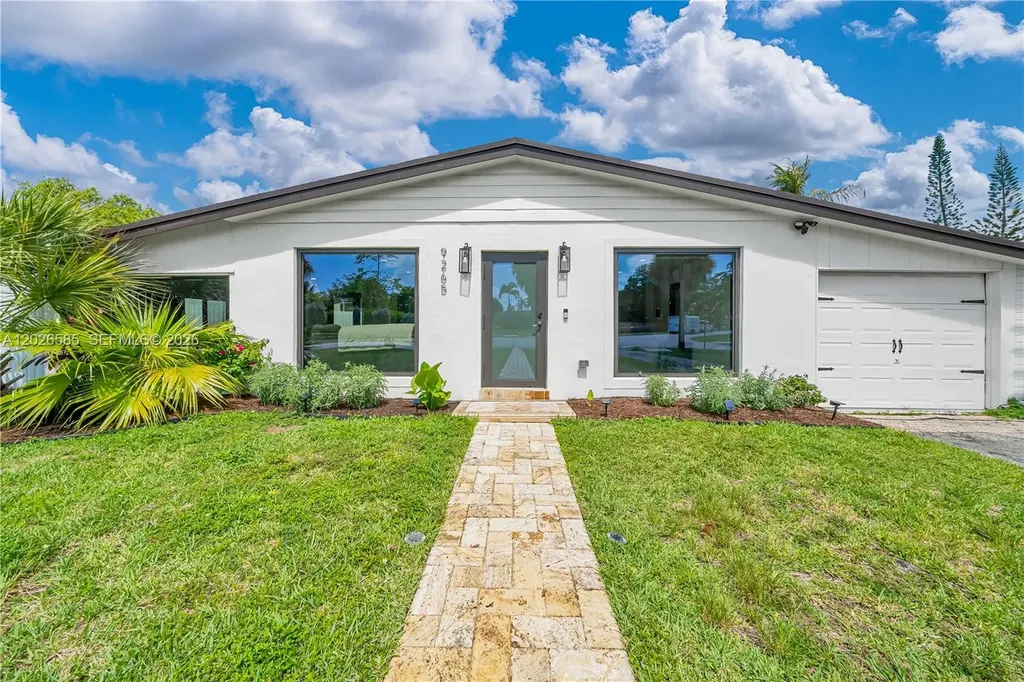 9265 Martinique Drive Cutler Bay FL 33189