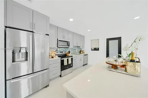 9265 Martinique Drive Cutler Bay FL 33189