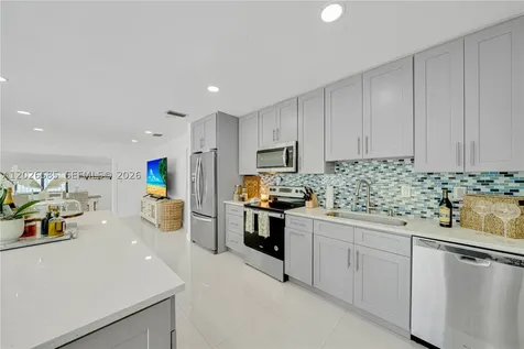 9265 Martinique Drive Cutler Bay FL 33189