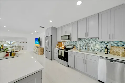 9265 Martinique Drive Cutler Bay FL 33189