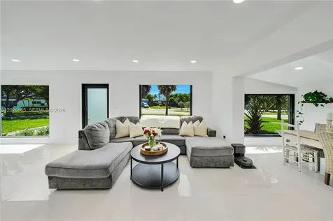 9265 Martinique Drive Cutler Bay FL 33189