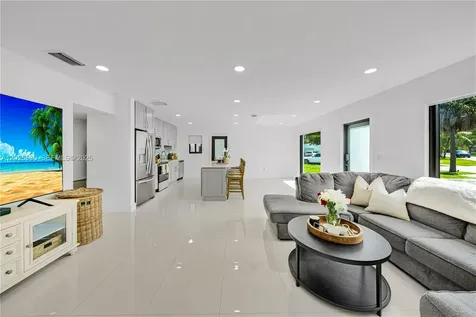 9265 Martinique Drive Cutler Bay FL 33189