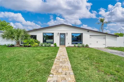 9265 Martinique Drive Cutler Bay FL 33189