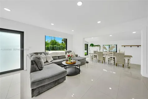 9265 Martinique Drive Cutler Bay FL 33189