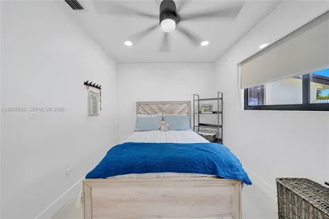 9265 Martinique Drive Cutler Bay FL 33189