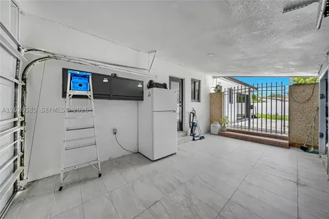9265 Martinique Drive Cutler Bay FL 33189