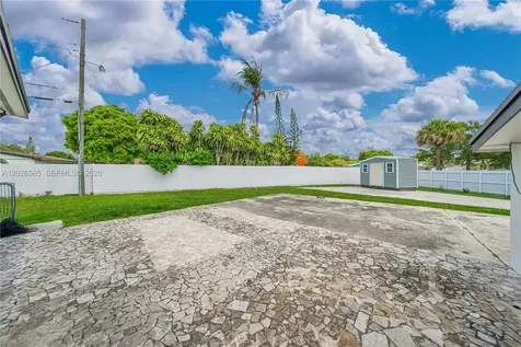 9265 Martinique Drive Cutler Bay FL 33189