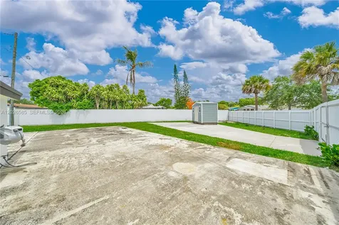 9265 Martinique Drive Cutler Bay FL 33189
