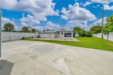 9265 Martinique Drive Cutler Bay FL 33189