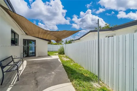 9265 Martinique Drive Cutler Bay FL 33189