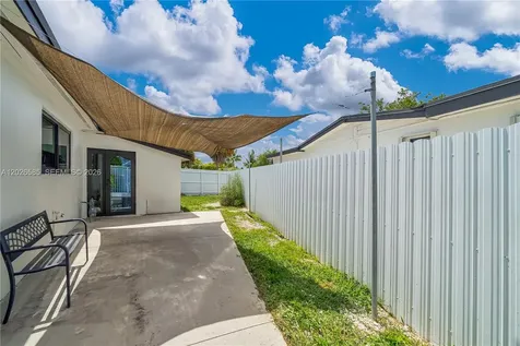 9265 Martinique Drive Cutler Bay FL 33189