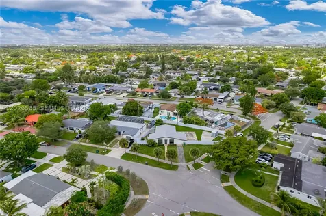 9265 Martinique Drive Cutler Bay FL 33189
