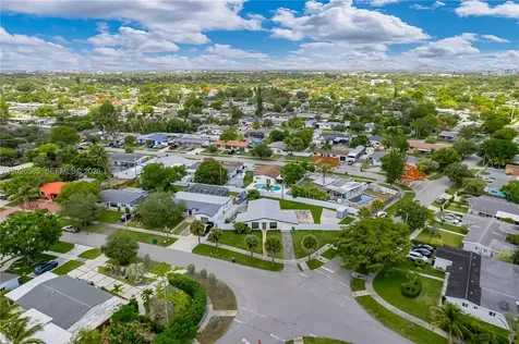 9265 Martinique Drive Cutler Bay FL 33189