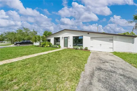 9265 Martinique Drive Cutler Bay FL 33189
