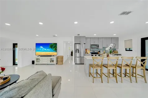 9265 Martinique Drive Cutler Bay FL 33189