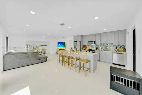 9265 Martinique Drive Cutler Bay FL 33189