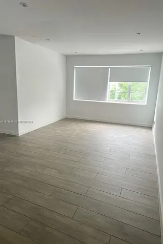 221 Meridian Avenue Miami Beach FL 33139