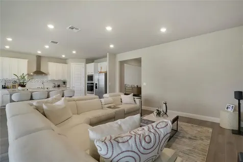 6489 NW Cloverdale Avenue Port St. Lucie FL 34987