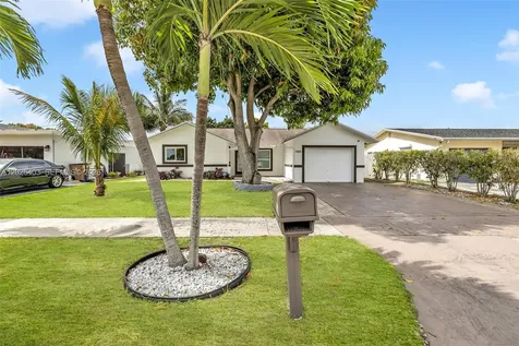 3260 SW 2nd Court Deerfield Beach FL 33442