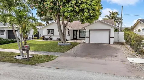 3260 SW 2nd Court Deerfield Beach FL 33442