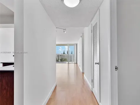 18021 Biscayne Boulevard Aventura FL 33160