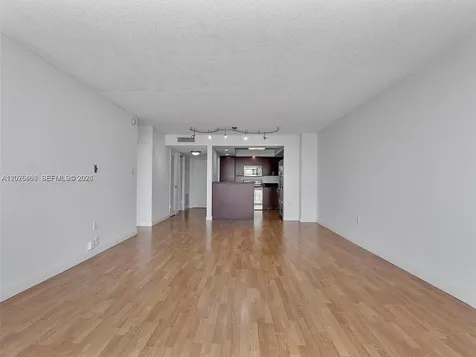 18021 Biscayne Boulevard Aventura FL 33160