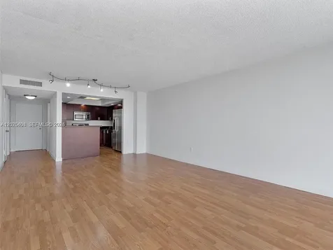 18021 Biscayne Boulevard Aventura FL 33160