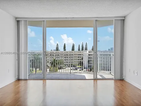 18021 Biscayne Boulevard Aventura FL 33160