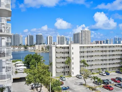 18021 Biscayne Boulevard Aventura FL 33160