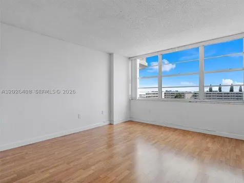 18021 Biscayne Boulevard Aventura FL 33160