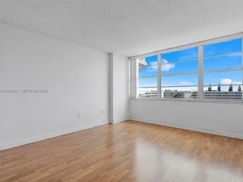 18021 Biscayne Boulevard Aventura FL 33160