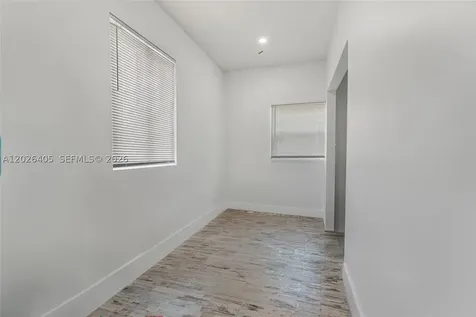2275 NW 30th Street Miami FL 33142